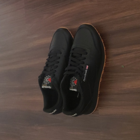 NWT Mens Classic Leather Reebok Running Sneakers - Picture 3 of 5